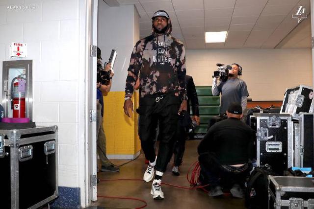 马丁内斯：C罗在葡萄牙不存在“特殊待遇”，每名球员都应被认真对待（马丁内斯：C罗在葡萄牙无“特权”，全队球员一视同仁）