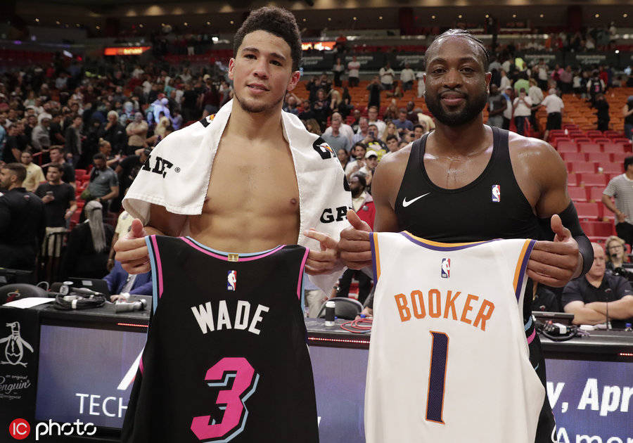 霍伊伦本赛季意甲10场4球，与上赛季联赛进球数持平（霍伊伦本季意甲10战4球，已追平上季联赛进球数）