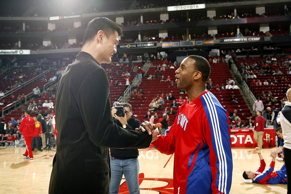 意媒：米兰希望魔笛能帮助推动卢宁加盟，皇马估价2500万欧（意媒：米兰盼莫德里奇牵线助卢宁转投红黑军，皇马标价2500万欧）