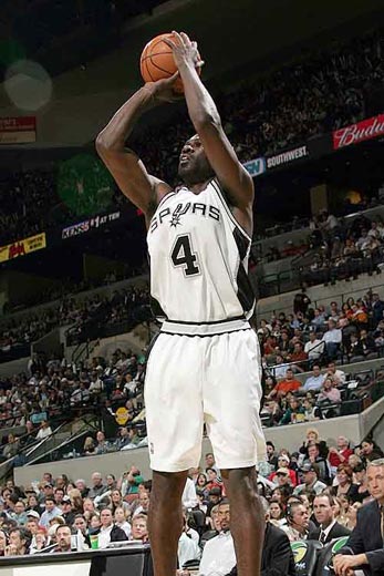 篮球NBA本周最佳教练发布，两队主帅入选（NBA公布本周最佳教练 两支球队主帅当选）